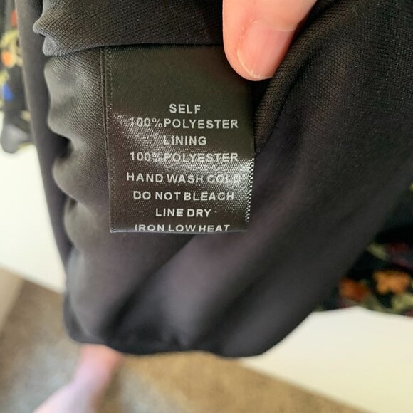 Gianni Bini Black Floral Print Loose Flowing Dress. Keyhole neckline. Large NWT - Picture 11 of 11